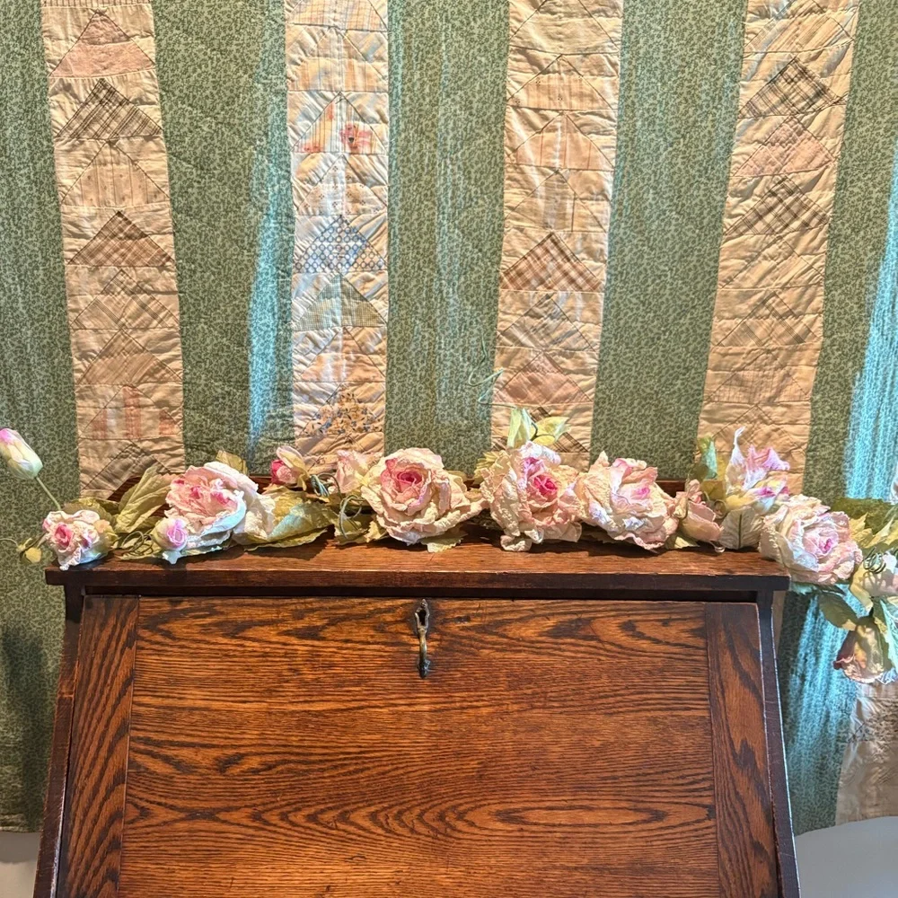 NWT Faux Garland DISTRESSED ROSES MAGNIFICENT 40” Flexible Lt Pink WEDDI…